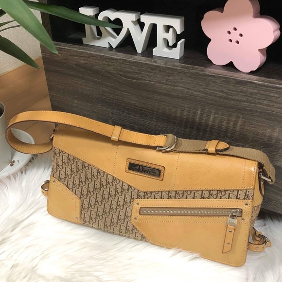 CHRISTIAN DIOR VINTAGE MONO SHOULDER SMALL BAG - Picture 1 of 8